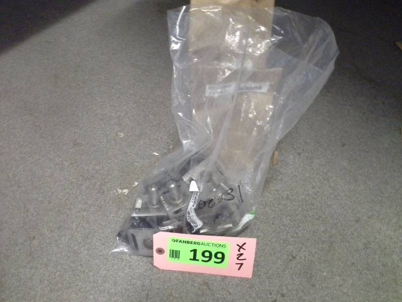 PIVOT ENTRANCE DOOR LOWER GILLIG 55-34916-000 USE 1010869