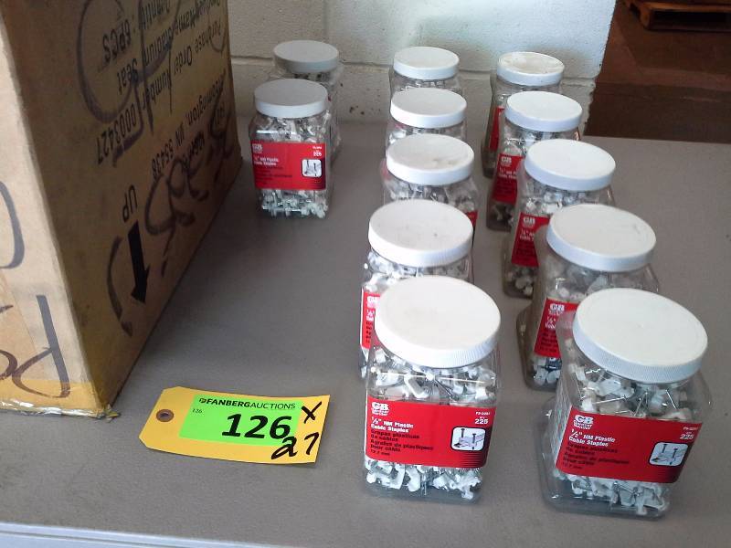 (27) Gardner Bender 12  NM Plastic Cable Staples