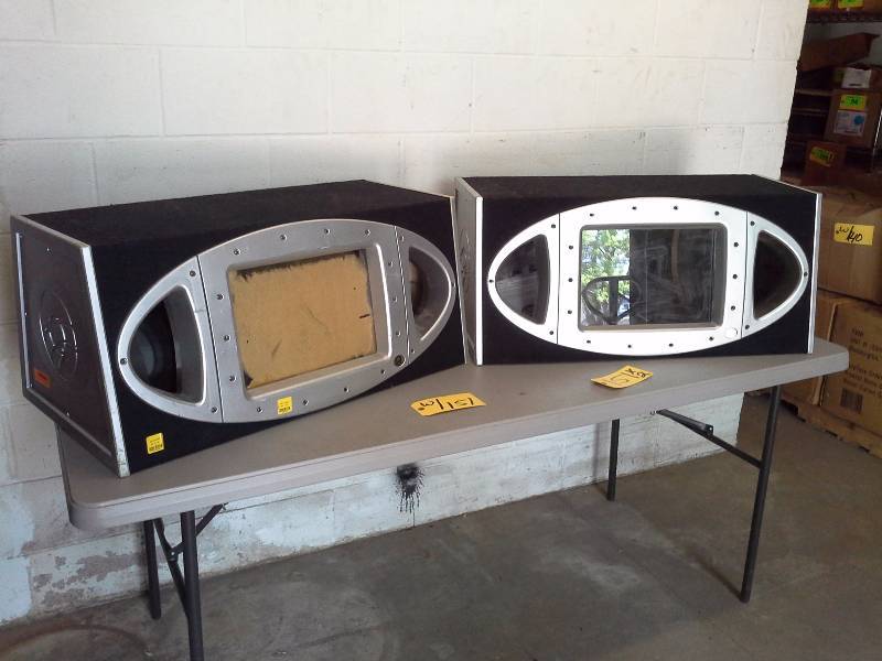 (2) Subwoofer box Holds 2- 12 Subs
