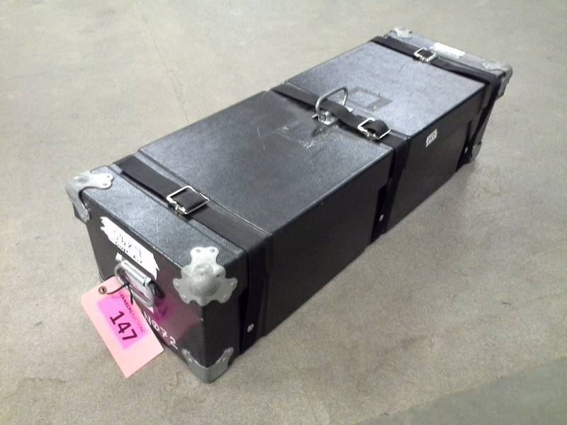 lot 147 image: (1)5-12 x 7 video screen drape kit
