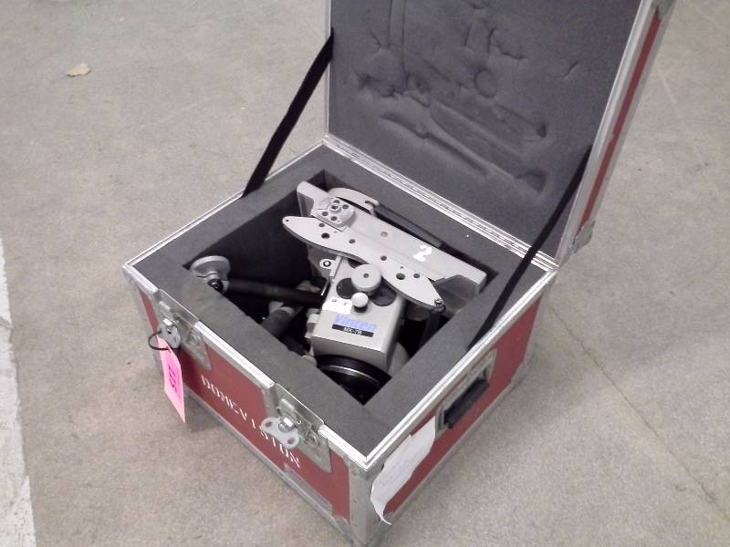 lot 115 image: (1) Vinten MK-7B video camera head