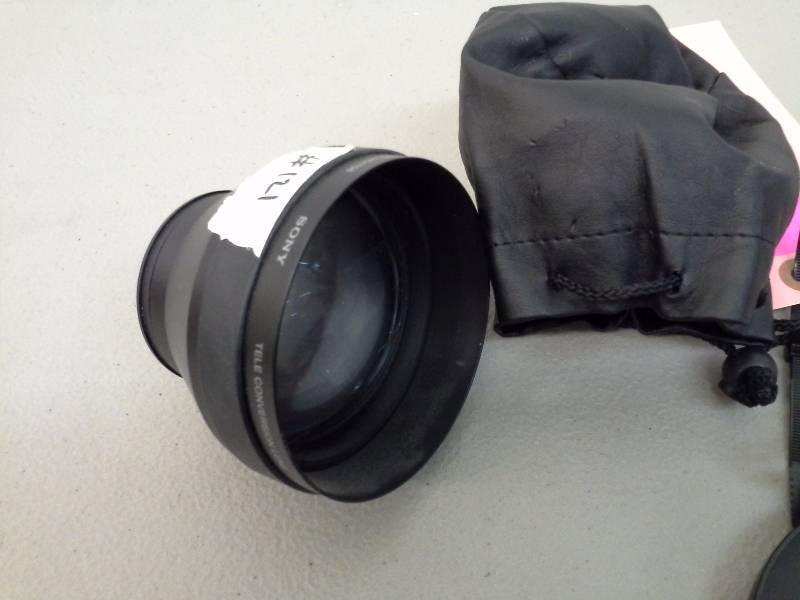 lot 121 image: TITLE HAS BEEN CHANGED  (1) Sony Tele conversion Lens x1.7, VCL-HG1758