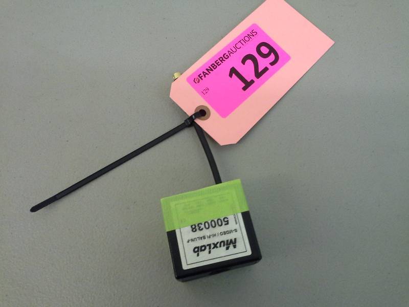 lot 129 image: (1) MuxLab Balun - F S-video audio 500017 500038