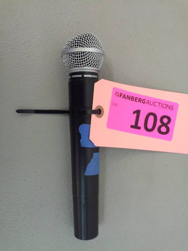 lot 108 image: (1) Shure Wireless mic - 171.845mhz (t2-W)