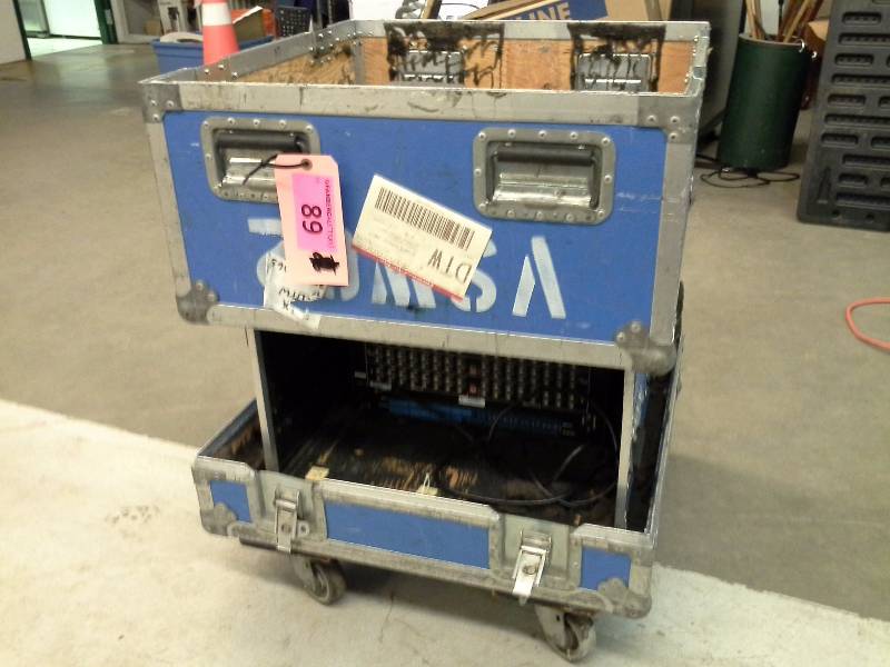lot 89 image: (1) Extron cross point plus series switcher wdsvp with road case