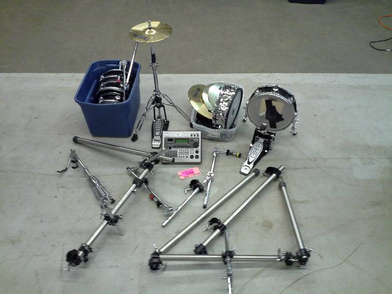 lot 116 image: (1) Hart Dynamics Kit with Roland TD-20 Module (This title was corrected on 7122016)