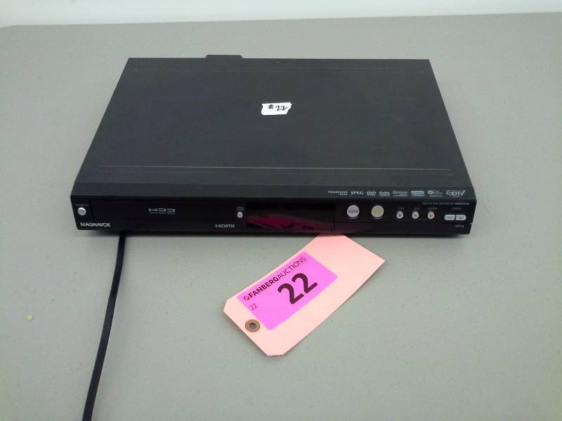 lot 22 image: (1) Magnavox DVD Recorder MDR513H