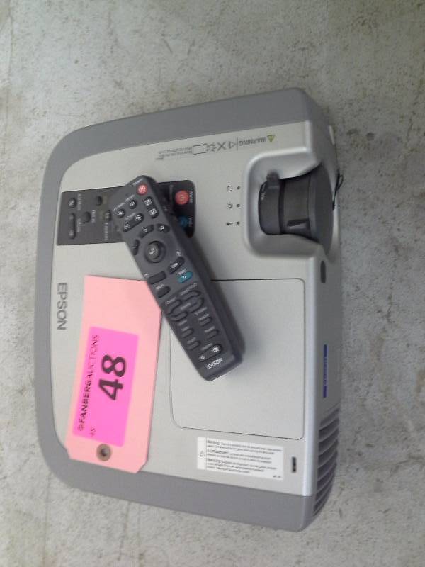 lot 48 image: (1) Epson LCD Projector 820P