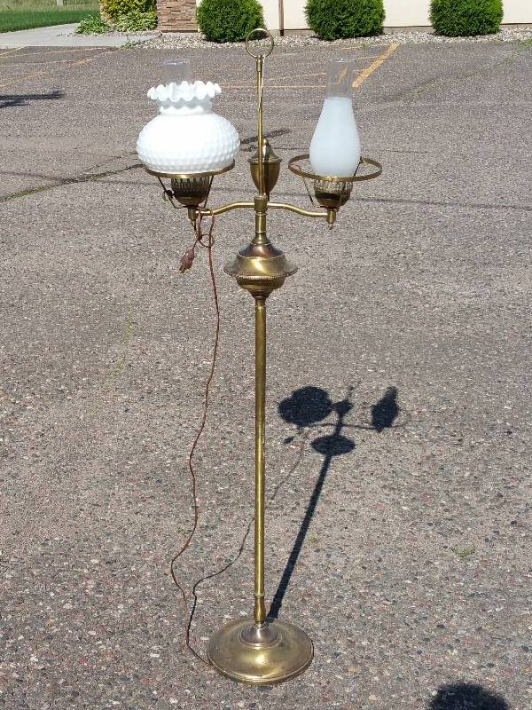 lot 44 image: Brass Double Light Floor Lamp