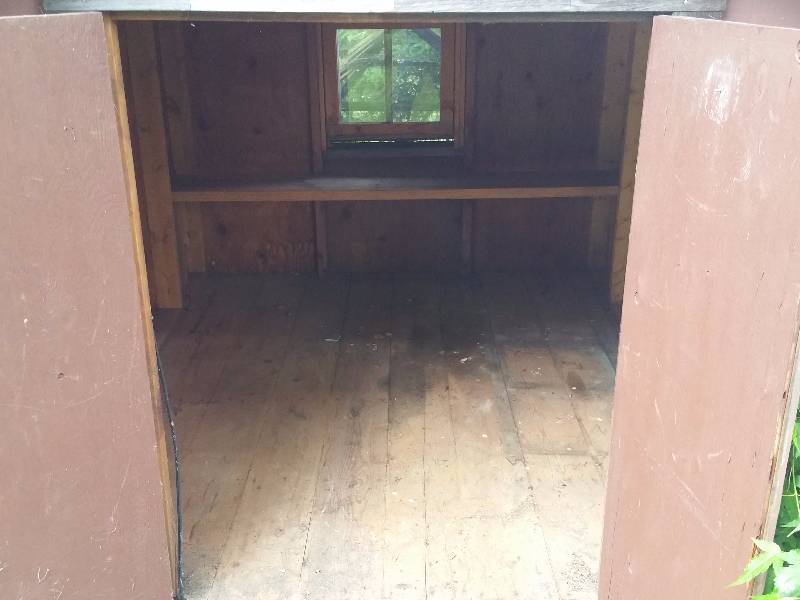 lot 1 image: Outdoor Childrens Playhouse