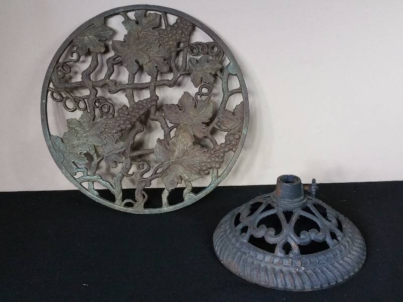 lot 85 image: Cast Iron Stand & Table Top