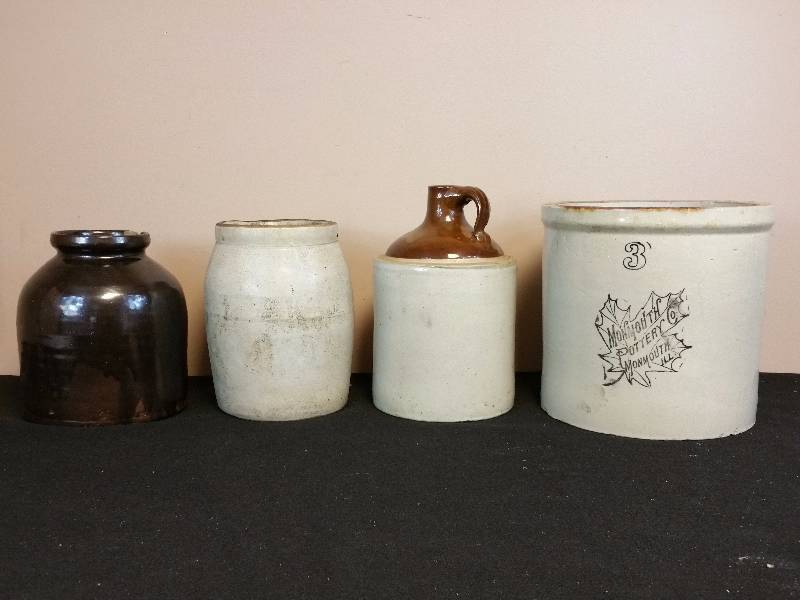 lot 175 image: Redwing & Monmouth Pottery