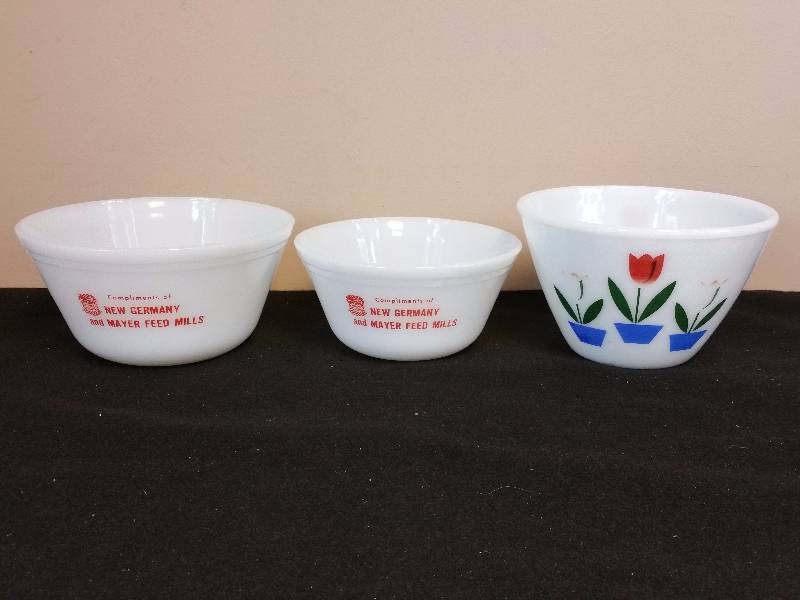lot 177 image: Advertising Bowls Federal & Fire King