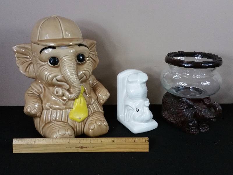 lot 190 image: Rare Westmoreland Elephant Cookie Jar  More Elephants