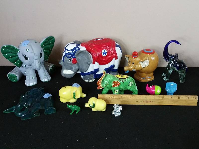 lot 191 image: Large Group of Elephant Collectibles