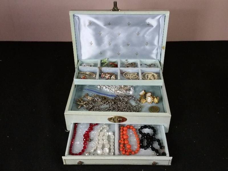 lot 205 image: Vintage Jewelry in Vintage Jewelry Box
