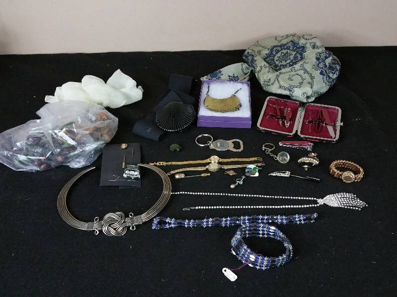 lot 215 image: Jewelry, Watches, Etc.