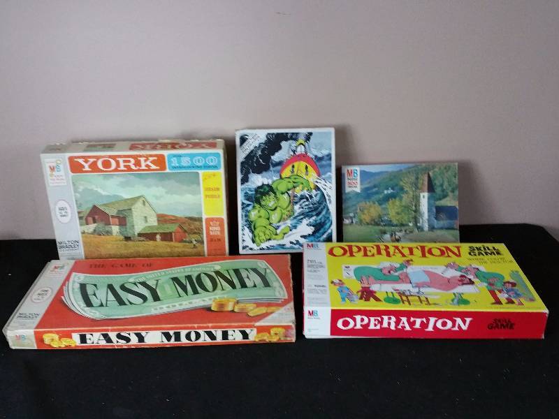 lot 221 image: 1979 Marvel Hulk Puzzle, 1987 Mint Operation  More