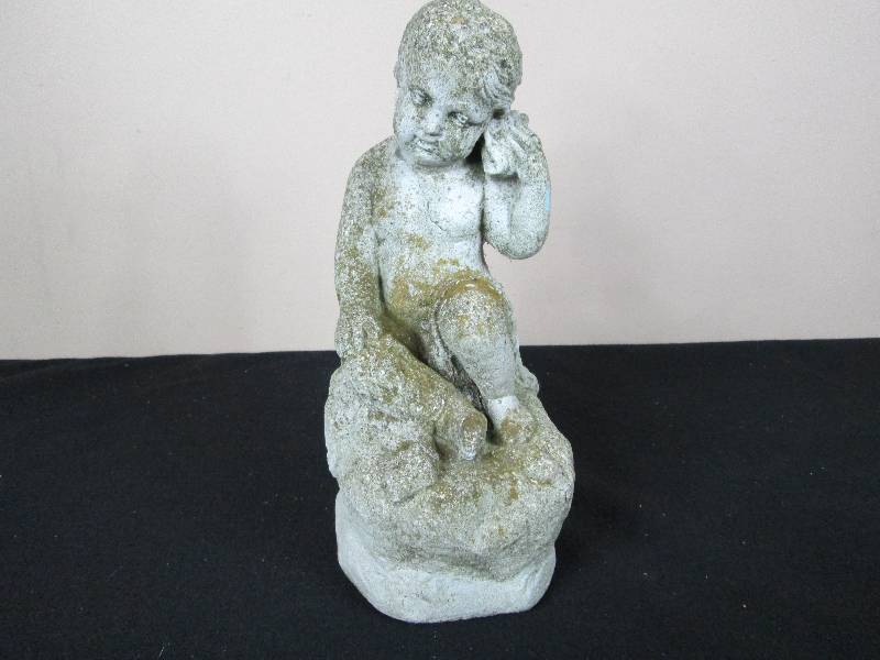 lot 52 image: Cherub Cement lawn Ornament