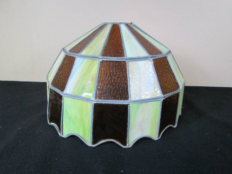 lot 58 image: Green & Brown Stained Glass Light