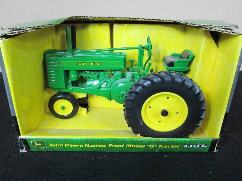 lot 66 image: Ertl John Deere Toy Tractor Model G