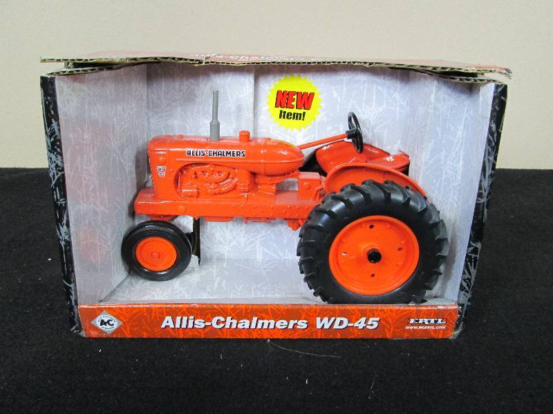 lot 70 image: Ertl Allis-Chalmers Toy tractor