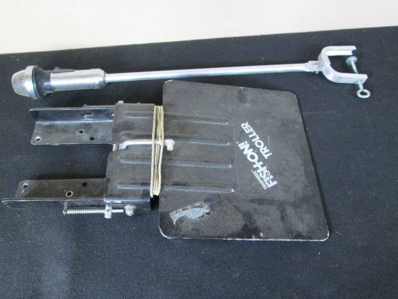 lot 99 image: Fishon Troller