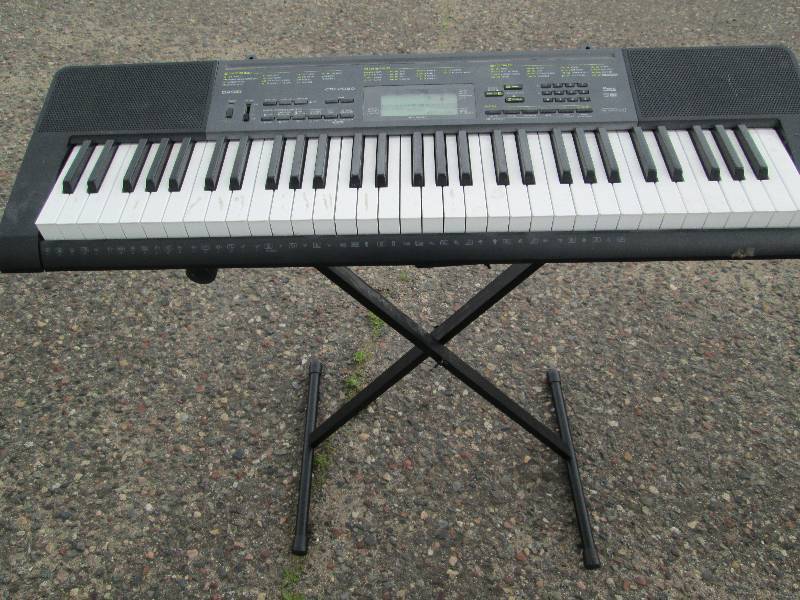 lot 110 image: Casio Key Board