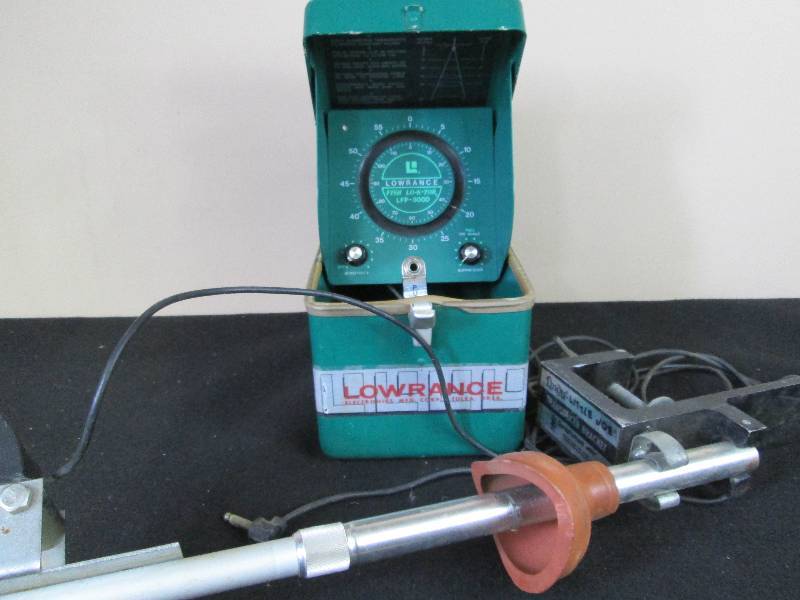 lot 103 image: Vintage Lowrance Green Box