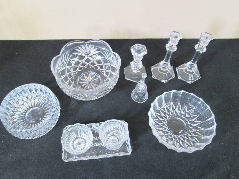 lot 167 image: Assorted Crystal