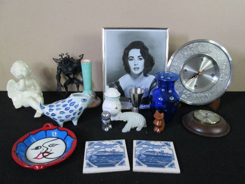 lot 150 image: Signed Elizabeth Taylor Photo  More