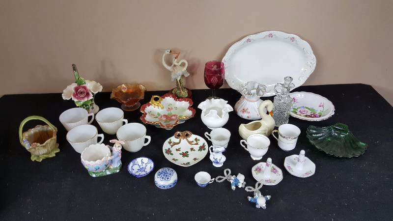 lot 158 image: Carnival Judica Dish, Ruby Cut To Clear, Lefton, and More