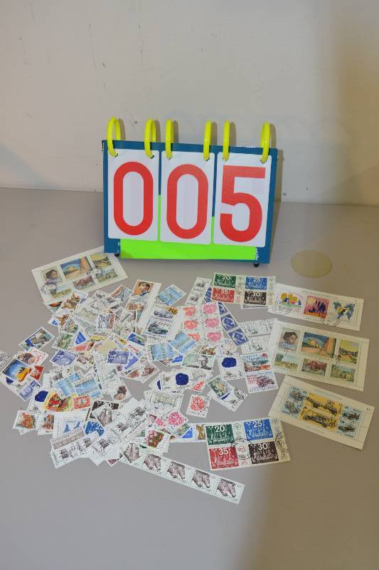 lot 5 image: Swedish Stamps