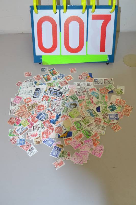 lot 7 image: Foreign Stamps