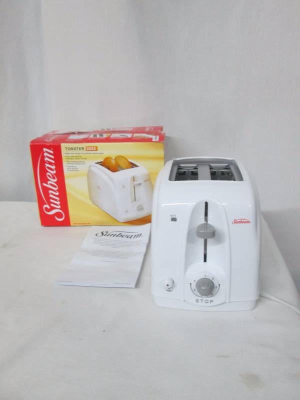 lot 50 image: Sunbeam 2-Slice Toaster