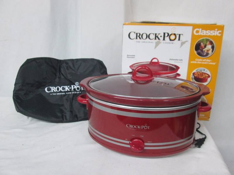 lot 28 image: Crock-Pot 7-qt. Oval Slow Cooker