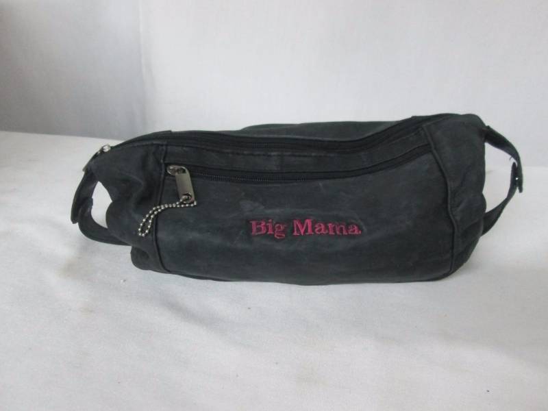 lot 48 image: JDS Embroidered Travel Kit