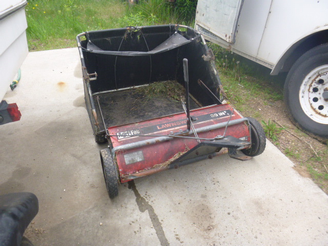 Agri-Fab 30 Lawn Sweeper