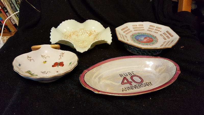 Lot of four bowls