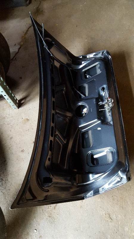 Saturn S series trunk