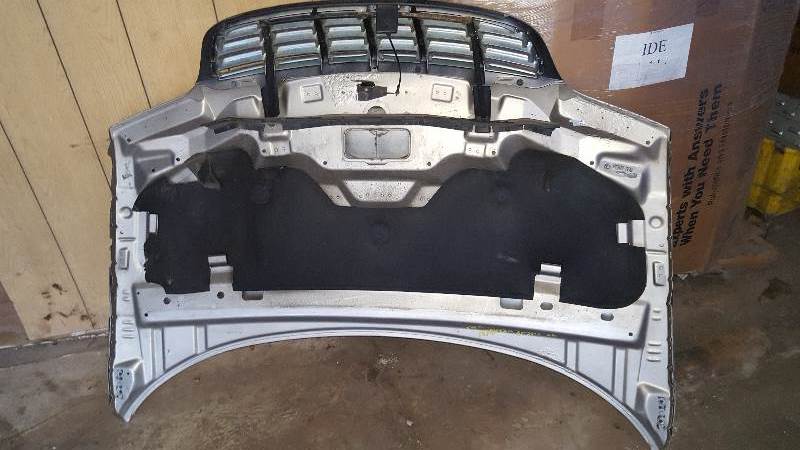 1997-2005 Chevy Venture hood