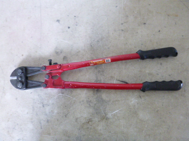 lot 9 image: Bolt Cutter