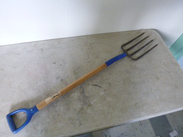 lot 10 image: Potato Fork