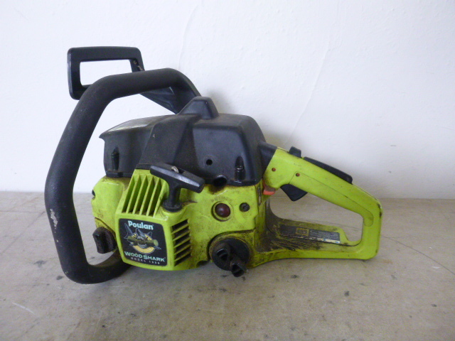 lot 14 image: Poulan Wood Shark Chainsaw