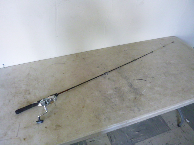 lot 18 image: Shakespeare Ugly Stick Ultra Light Rod