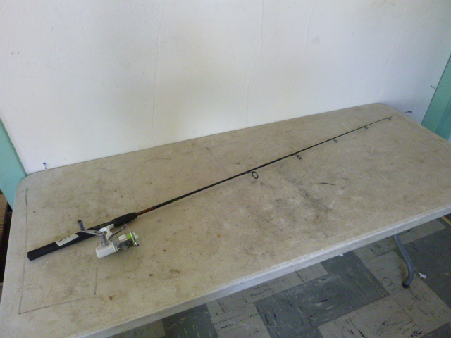 lot 19 image: Shakespeare Ugly Stick Rod
