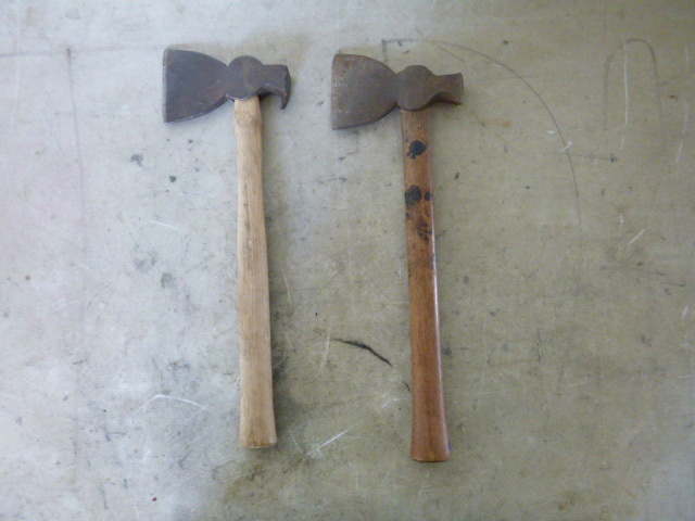 lot 29 image: 2 Hatchets
