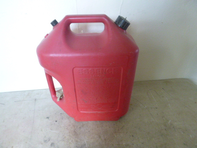 lot 37 image: Rubbermaid Gas Can