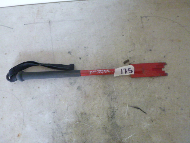 lot 41 image: Rednec Chisel