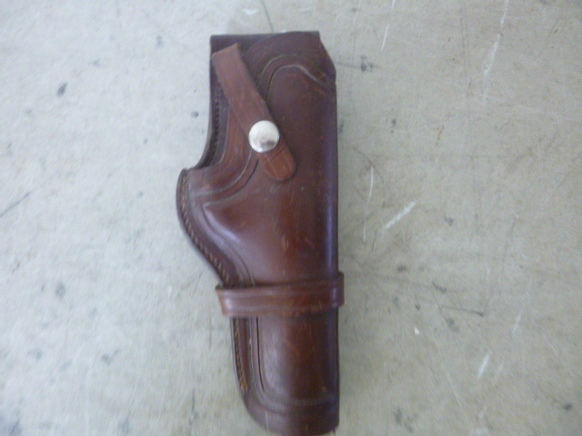 lot 46 image: Browning Leather Pistol Case